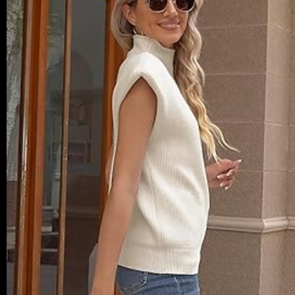 Fashion Women's Size Small Shoulder Pad Sleeveless Jumper Sweater Cream White